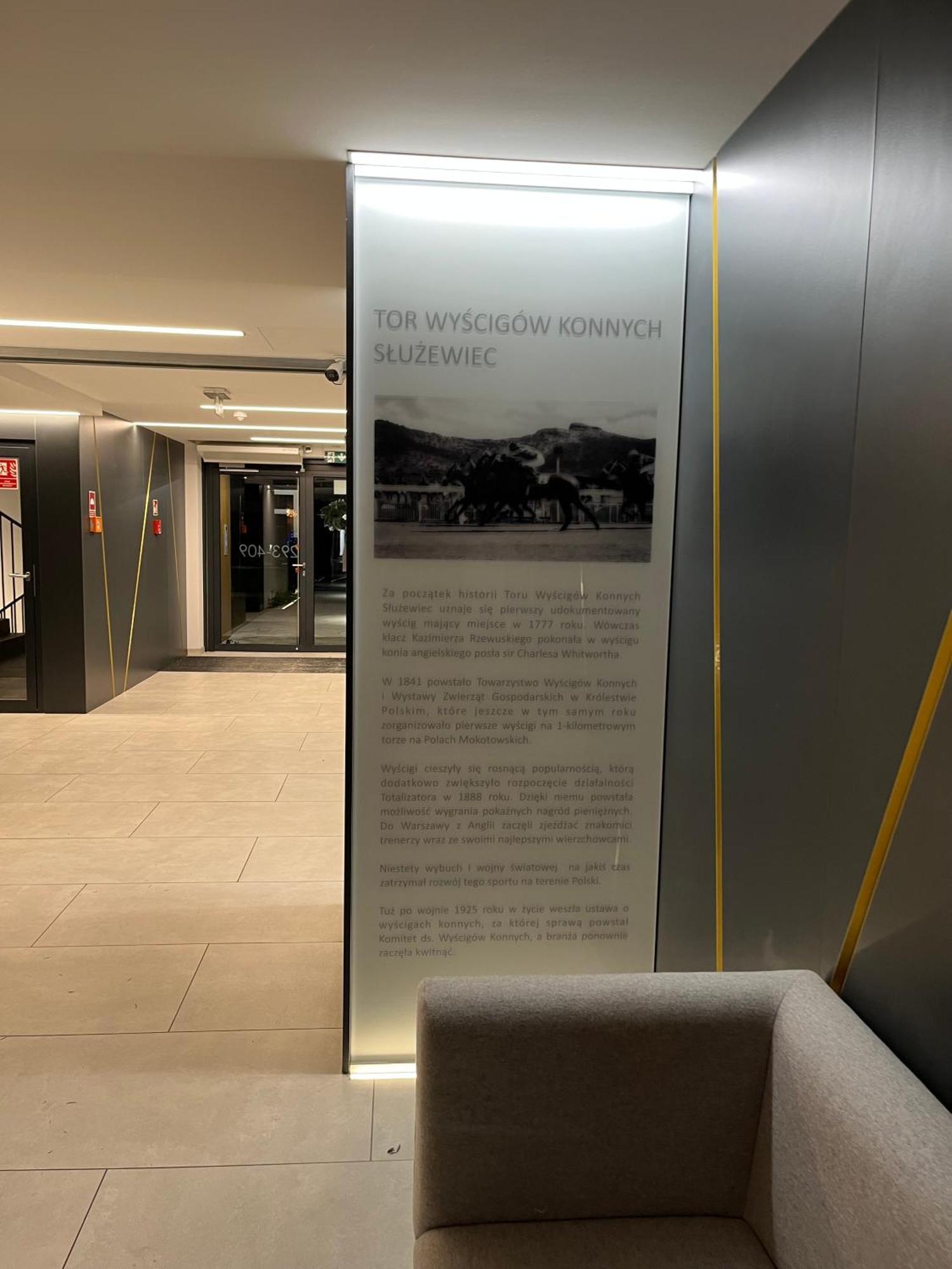 Warsaw Airport Wyscigi - City And Green View Apartment With Underground Garage Ngoại thất bức ảnh